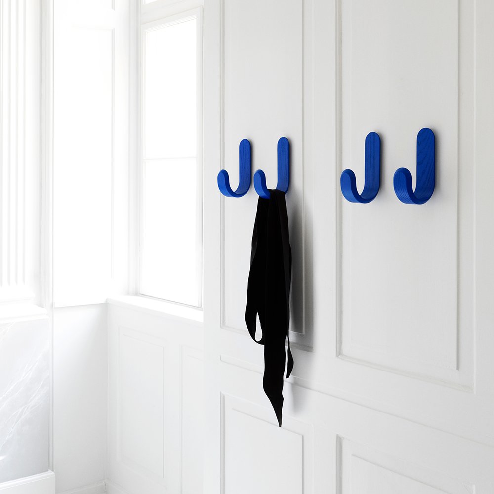 Normann Copenhagen Curve Hook - Wandhaak Blauw - H 17,7 x L 5,3 x D 10 cm